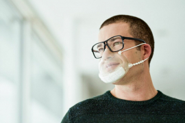 Masque transparent laissant apparaître notre sourire Masque transparent réutilisable